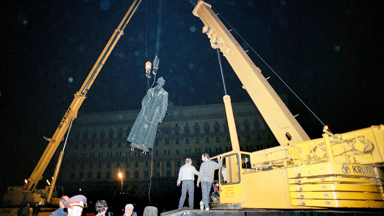30 éve próbálták megbuktatni Gorbacsovot