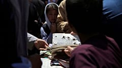 بقایای بمبگذاری ۹ مه ۲۰۲۱ در مدرسه‌ دخترانه در غرب کابل