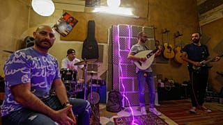 شادي الصفدي وأعضاء فرقة "سفر"