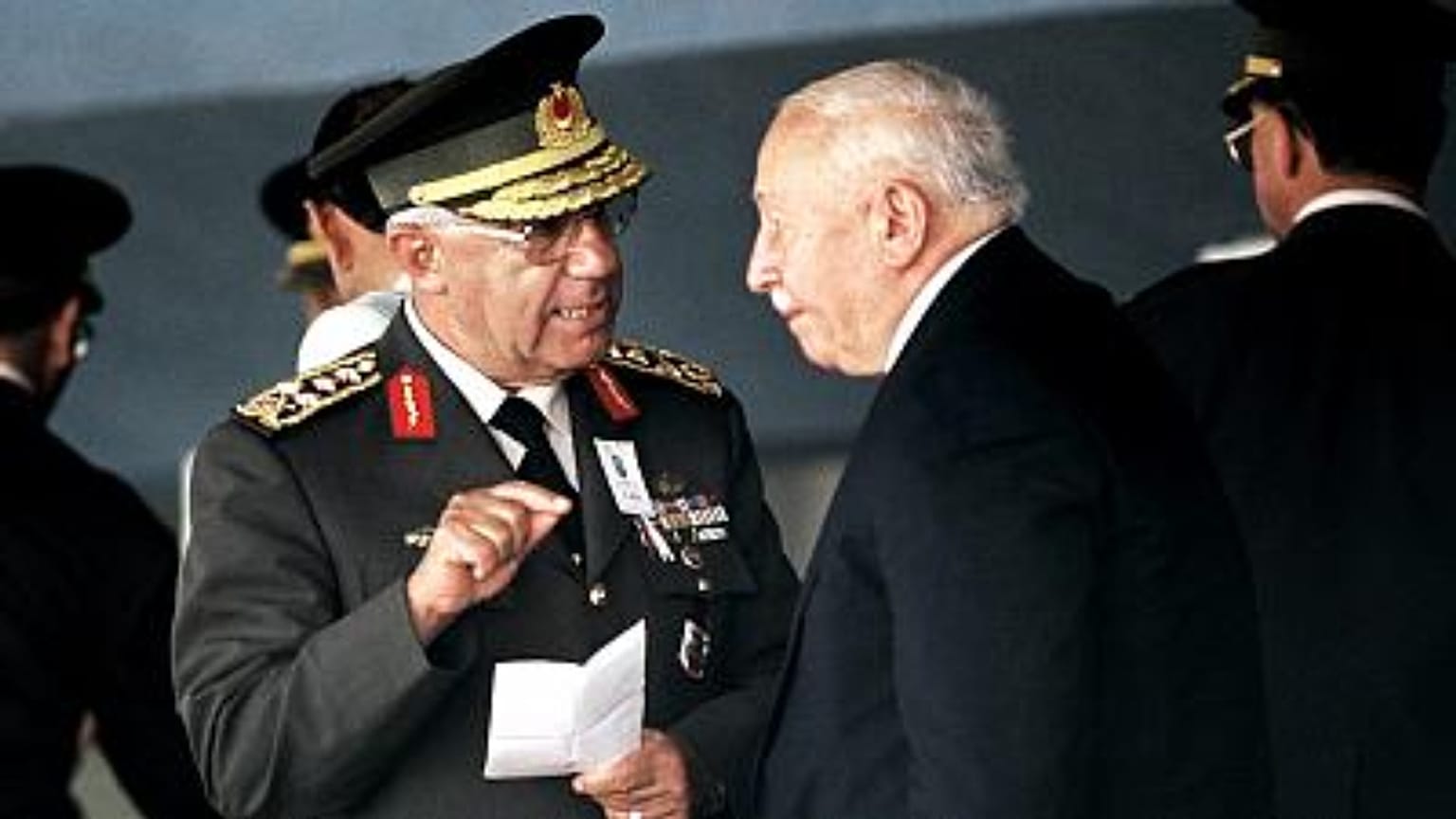 Çevik Bir, Erbakan ile beraber