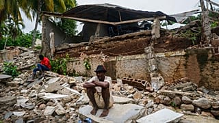 Hospital destruído por terramoto no Haiti