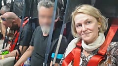 Claudia Peppmüller an Bord einer Militärmaschine