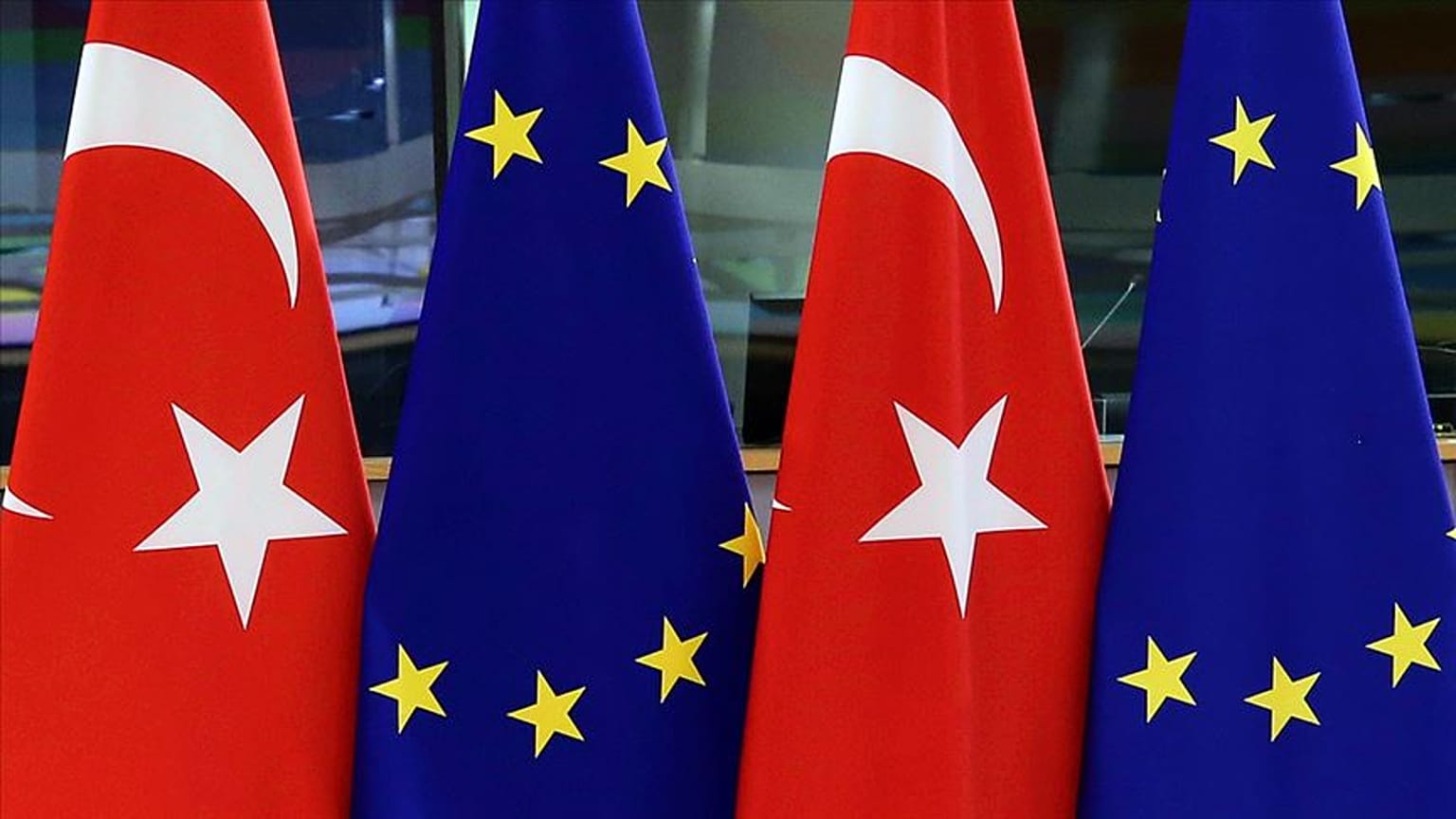 AB Türkiye bayrakları 