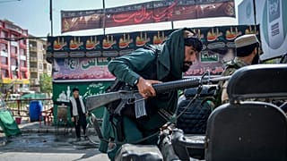 Un guerrigliero talebano a Kabul