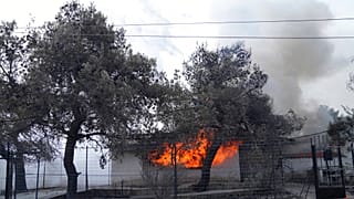Φωτιά στα Βίλια