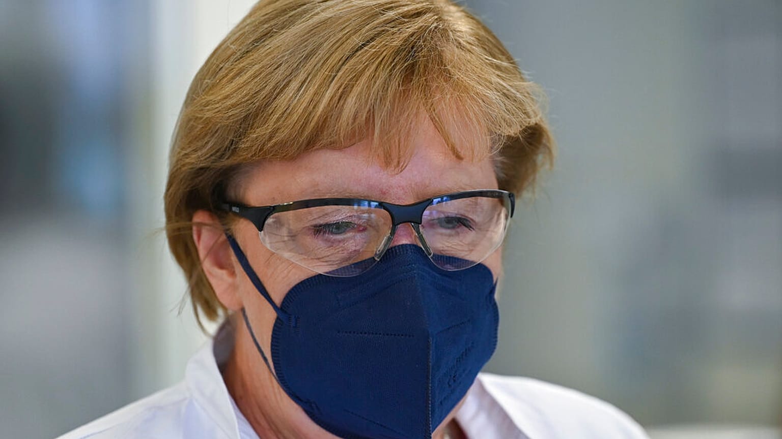 Angela Merkel im BIoNTech-Werk in Marburg