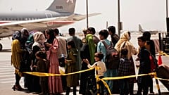 Afganistan'ın başkenti Kabil'deki havaalanından tahliyeler sürüyor 