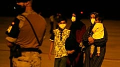 Afghanische Flüchtlinge kommen in Spanien an