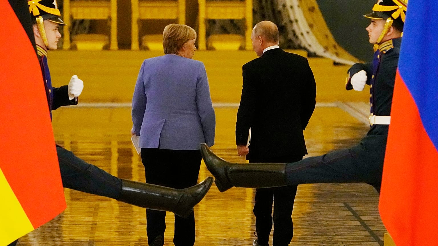 Ангела Меркель и Владимир Путин в Кремле