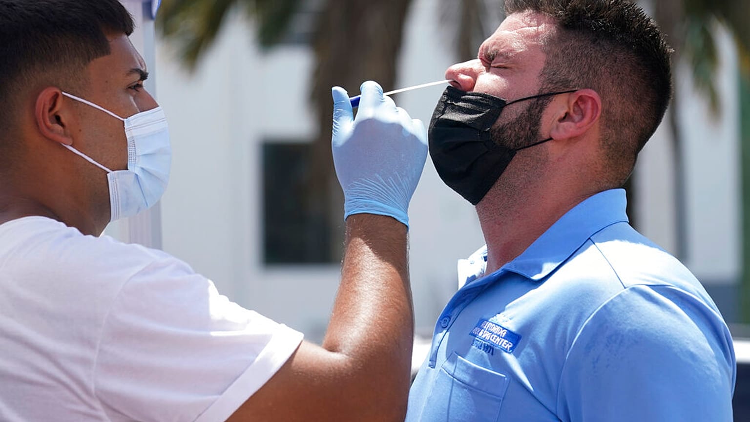 ABD'nin Miami şehrinde yapılan PCR testinden bir kare.