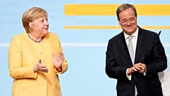 أنغيلا ميركل وآرمين لاشيت، 21 أغسطس 2021