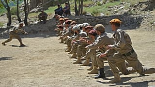 Entrainement militaire pour les hommes incarnant la résistance anti-talibans, dans la vallée du Panjshir en Afghanistan, le 21/08/2021