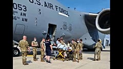 Amerikai katonai repülőgépen szült egy afgán nő az evakuálás közben