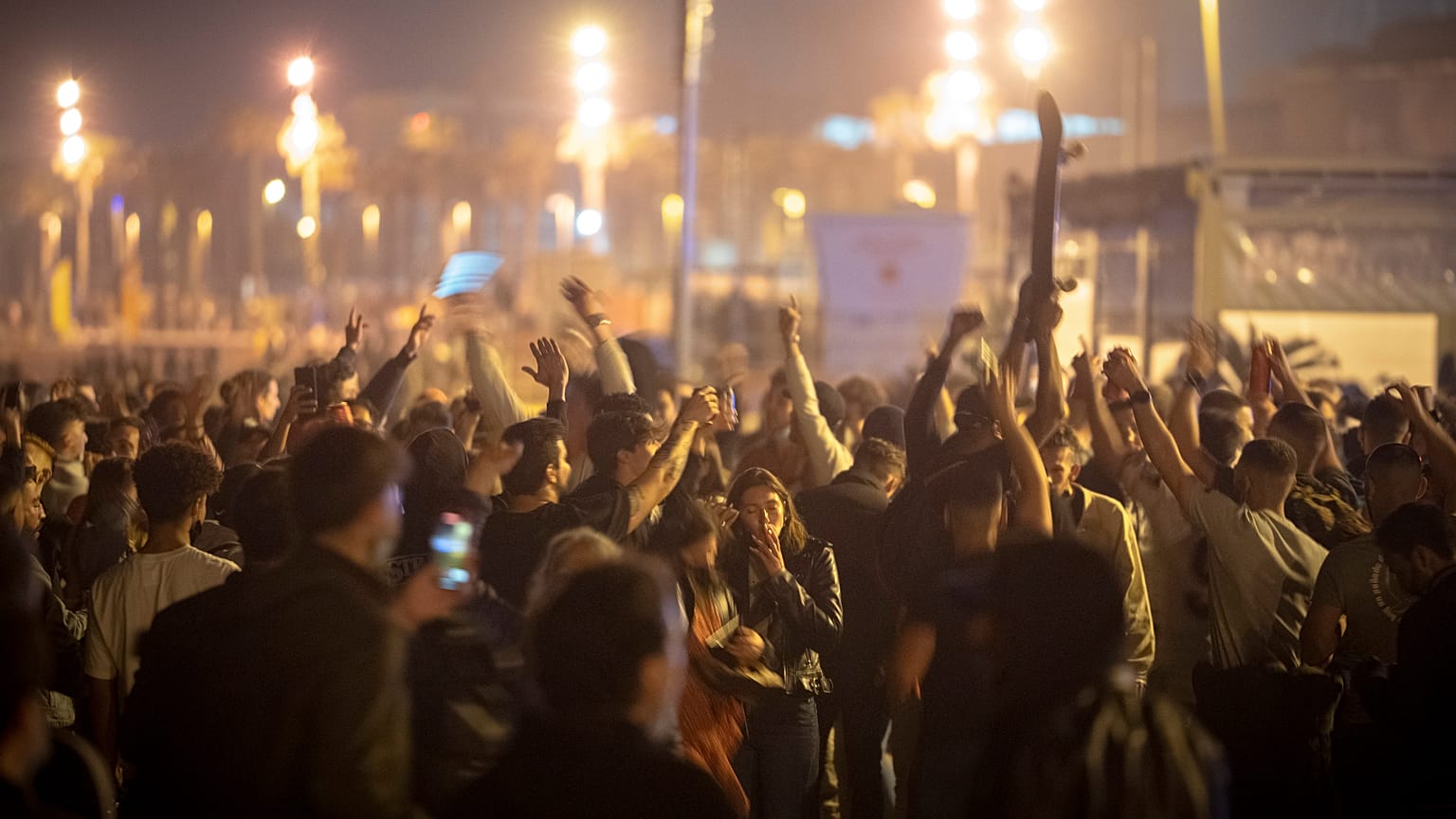 Κόσμος: Πάνω από 212 εκατομμύρια τα περιστατικά COVID διεθνώς