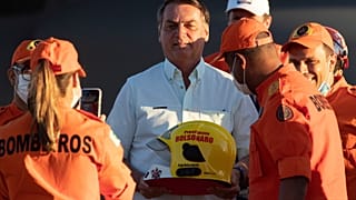 Jair Bolsonaro com os bombeiros