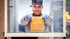 İngiltere'de Brexit sonrası 'kamyon şoförü' sorunu: McDonalds'ta şişelenmiş içecek kalmadı