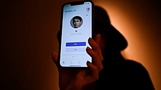Melissa mostra il suo ragazzo virtuale, il chatbot creato da XiaoIce