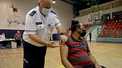 Ισραήλ: Τρίτη δόση εμβολίου και στους άνω των 30