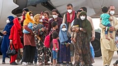 Afganos evacuados de Kabul llegan a Torrejón de Ardoz en España