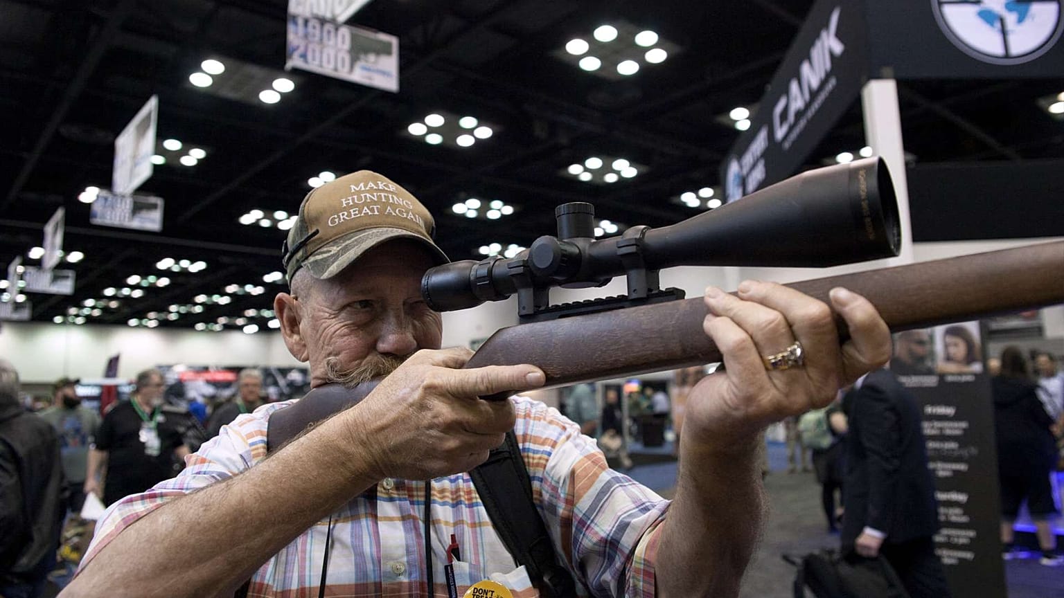 خلال الاجتماع السنوي للجمعية الوطنية للبنادق (NRA) لعام 2019 في إنديانابوليس، إنديانا، الولايات المتحدة، 26 أبريل 2019