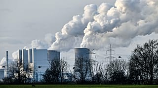 Küresel elektrik talebi bu yılın ilk 6 aylık döneminde salgın öncesi seviyesine göre yüzde 5 yükseldi