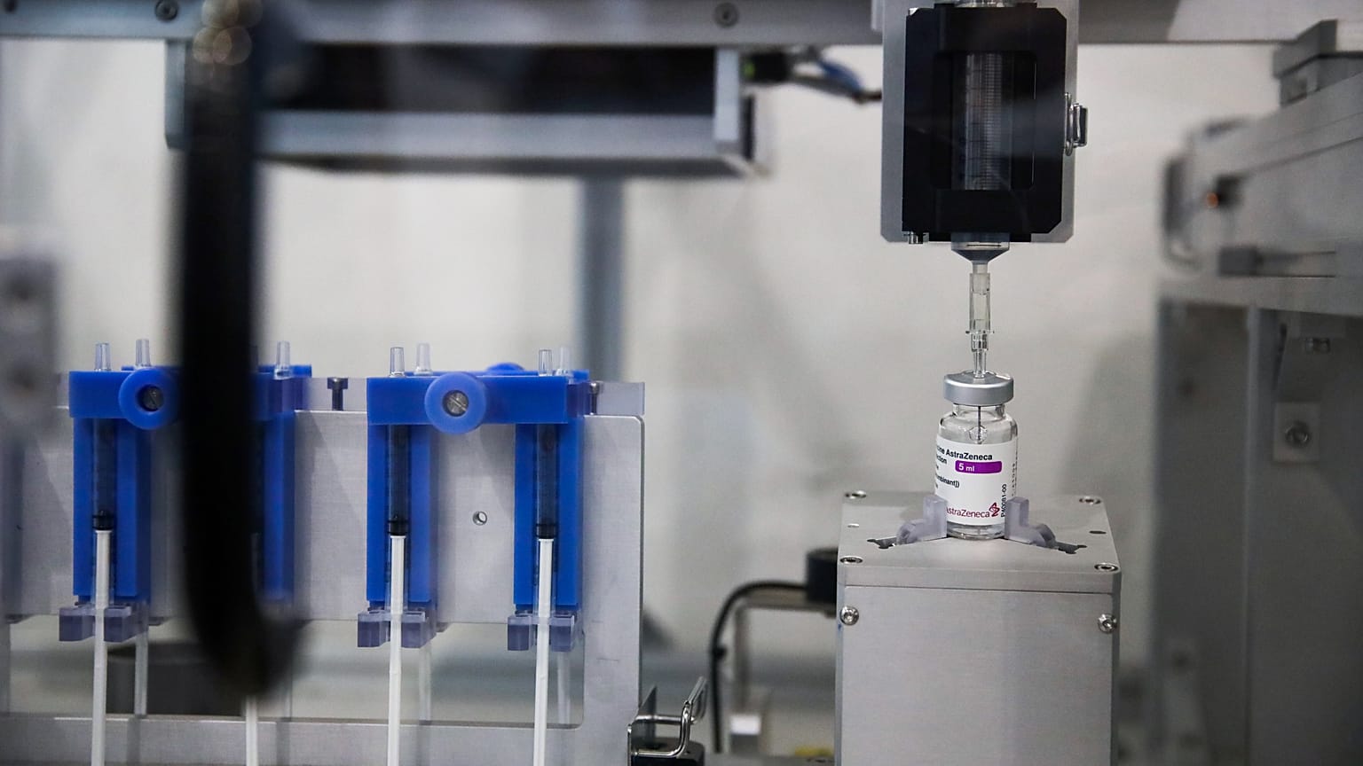 The AutoVacc system can draw 12 doses of the Oxford/AstraZeneca vaccine from a vial in 4 minutes