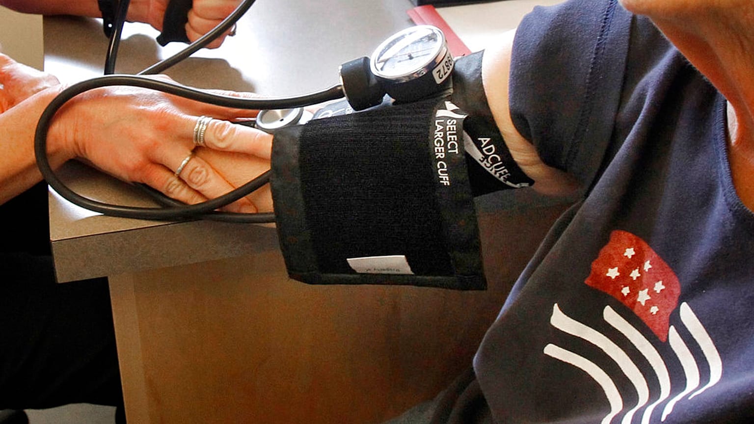 Allarme OMS: ultratrentenni con ipertensione raddoppiati in 30 anni
