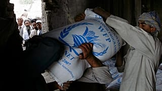 Reparto de alimentos en Afgnaistán