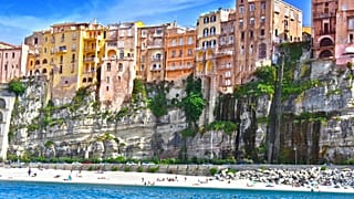 Successful applicants relocating to Calabria, Italy could receive up to €8000 a year
