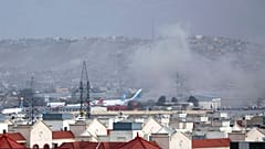 Az első felvételek egyike a robbanás miatt keletkezett füstről