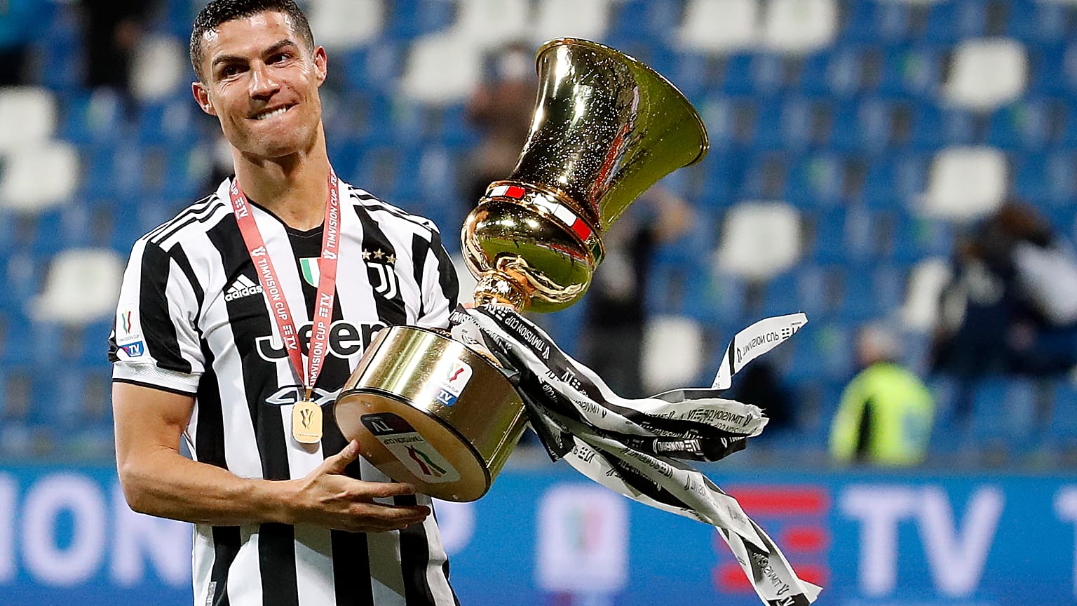 لاعب نادي يوفنتوس الإيطالي البرتغالي كريستيانو رونالدو 
