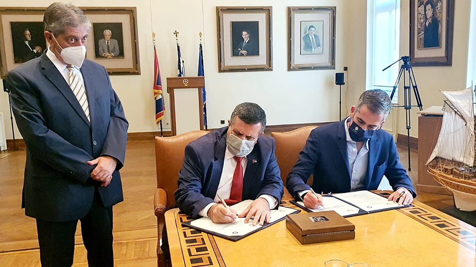 Η ΣΤΙΓΜΗ ΤΗΣ ΥΠΟΓΡΑΦΗΣ