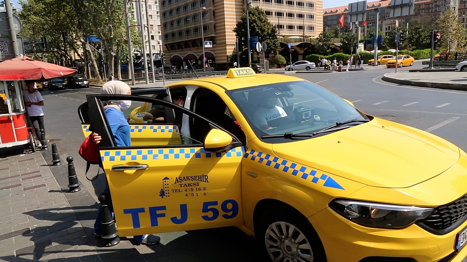 İstanbul'da bin yeni taksi plakası 8. kez reddedildi