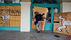 Menekülnek az amerikaiak az Ida hurrikán elől