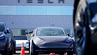 Dünyanın en çok satan yüzde 100 elektrikli aracı Tesla Model 3.