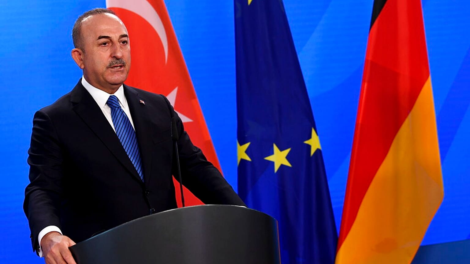 Türkiye Dışişleri Bakanı Mevlüt Çavuşoğlu, Afganistan'daki insani kriz hakkında Suriye konusundan ders çıkarılması gerektiğini söyledi.