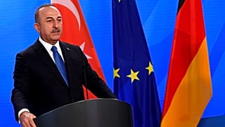 Türkiye Dışişleri Bakanı Mevlüt Çavuşoğlu, Afganistan'daki insani kriz hakkında Suriye konusundan ders çıkarılması gerektiğini söyledi.