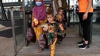 ABD tarafından Afganistan'dan tahliye edilen bir Afgan aile