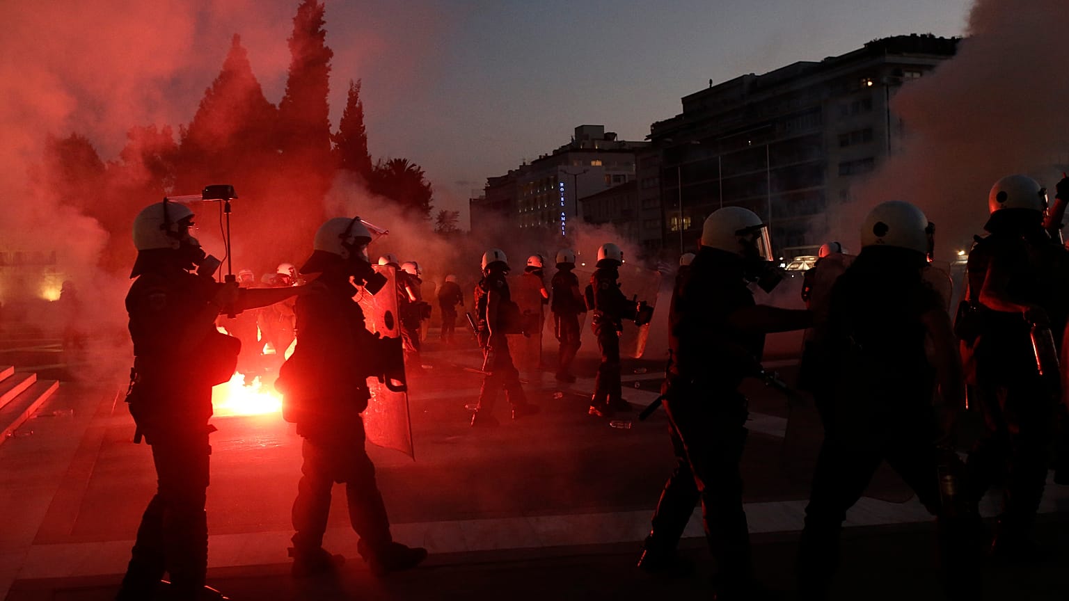 ΕΠΕΙΣΟΔΙΑ ΣΤΟ ΣΥΝΤΑΓΜΑ