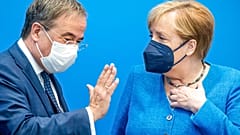 Angela Merkel und Armin Laschet nach der CDU-Präsidiumssitzung an diesem Montag