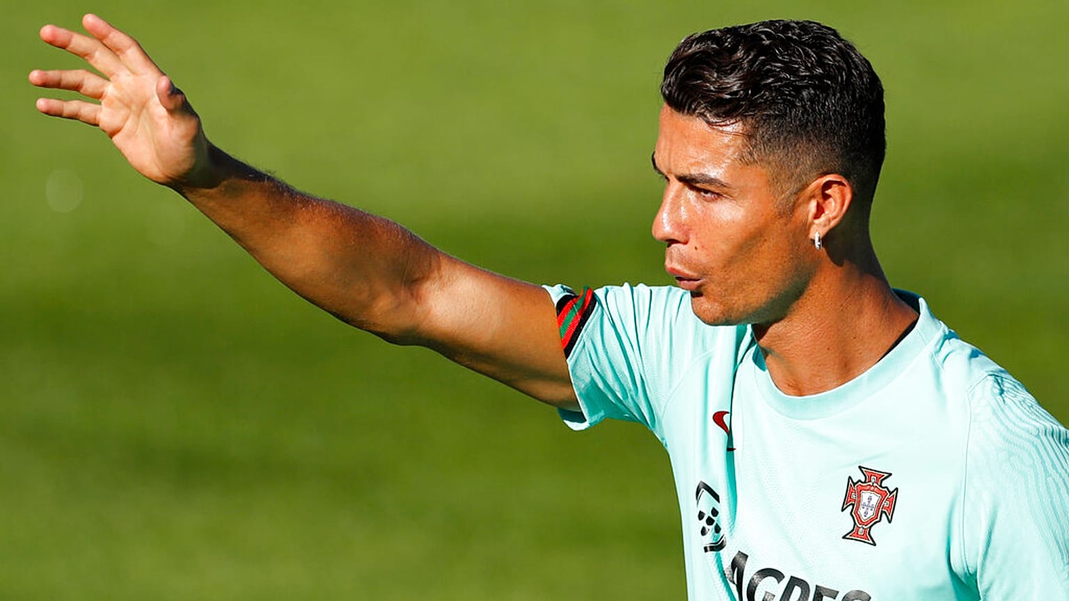 كريستيانو رونالدو خلال  تدريب في أويراس، البرتغال، الاثنين، 30 آب /  أغسطس، 2021