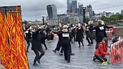 مظاهرة لمنظمة Extinction Rebellion المدافعة عن البيئة في العاصمة البريطانية لندن 