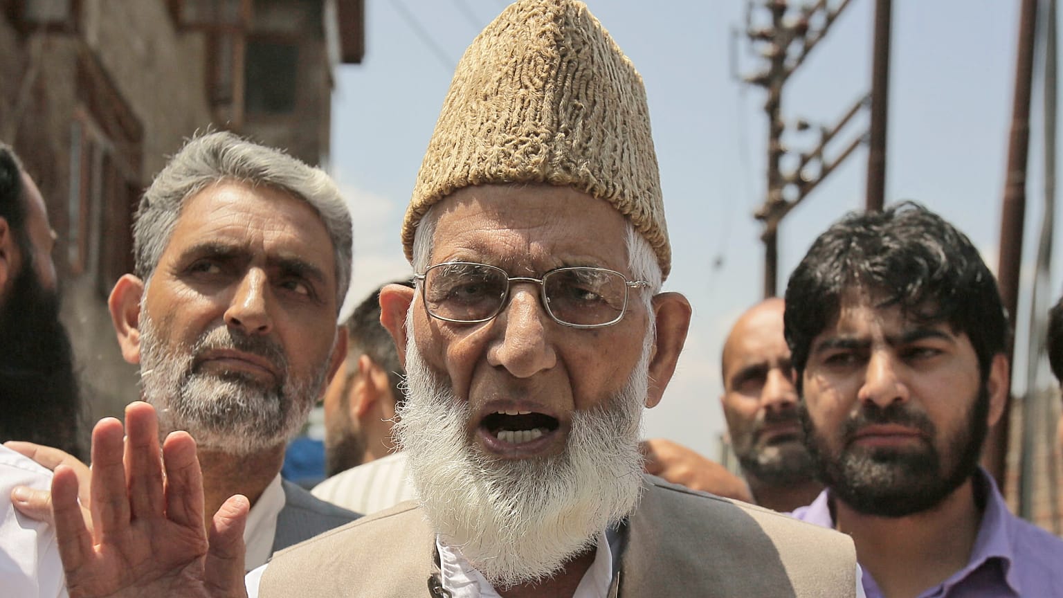 Keşmirli siyasetçi  Seyyid Ali Geylani 92 yaşında hayatını kaybetti 