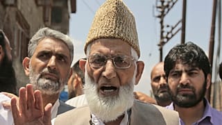 Keşmirli siyasetçi  Seyyid Ali Geylani 92 yaşında hayatını kaybetti 