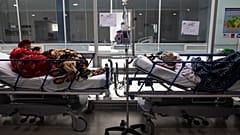 Пациенты с COVID-19 в больнице Сипакиры, Колумбия