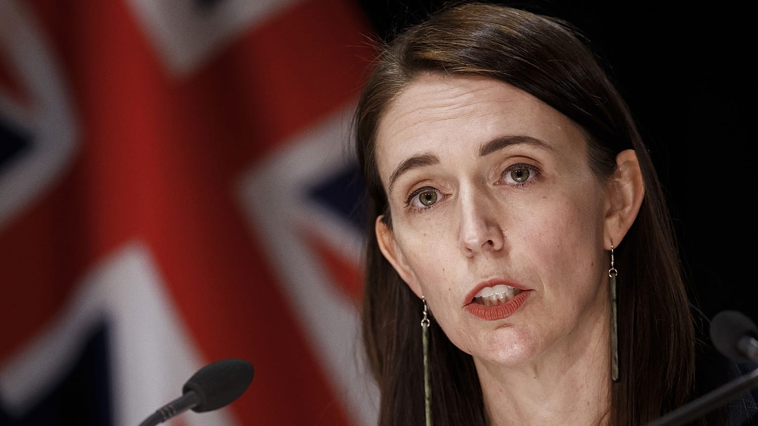 Jacinda Ardern, la Première ministre néozélandaise, lors d'une conférence de presse organisée après l'attaque dans un supermarché d'Auckland, le 3 septembre 2021