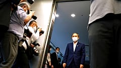 Mindössze egy év után távozik a japán kormányfő