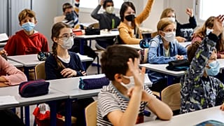 Classe d'élèves masqués en France en septembre 2021