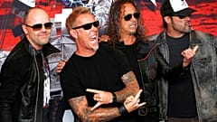 Soldan sağa Metallica grubunun üyeleri Lars Ulrich, James Hetfield, Kirk Hammett ve Robert Trujillo. Meksika turundan bir kare (2019).
