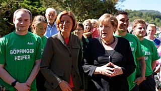 Angela Merkel und Malu Dreyer bei ihrem Besuch im hochwassergeschädigten Altenahr am 3. September 2021. 